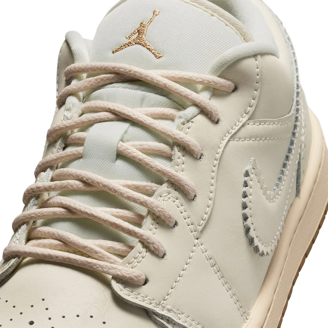WOMEN'S AIR JORDAN 1 SE "BROGUE" CHALK/METALLIC GOLD - Image 5